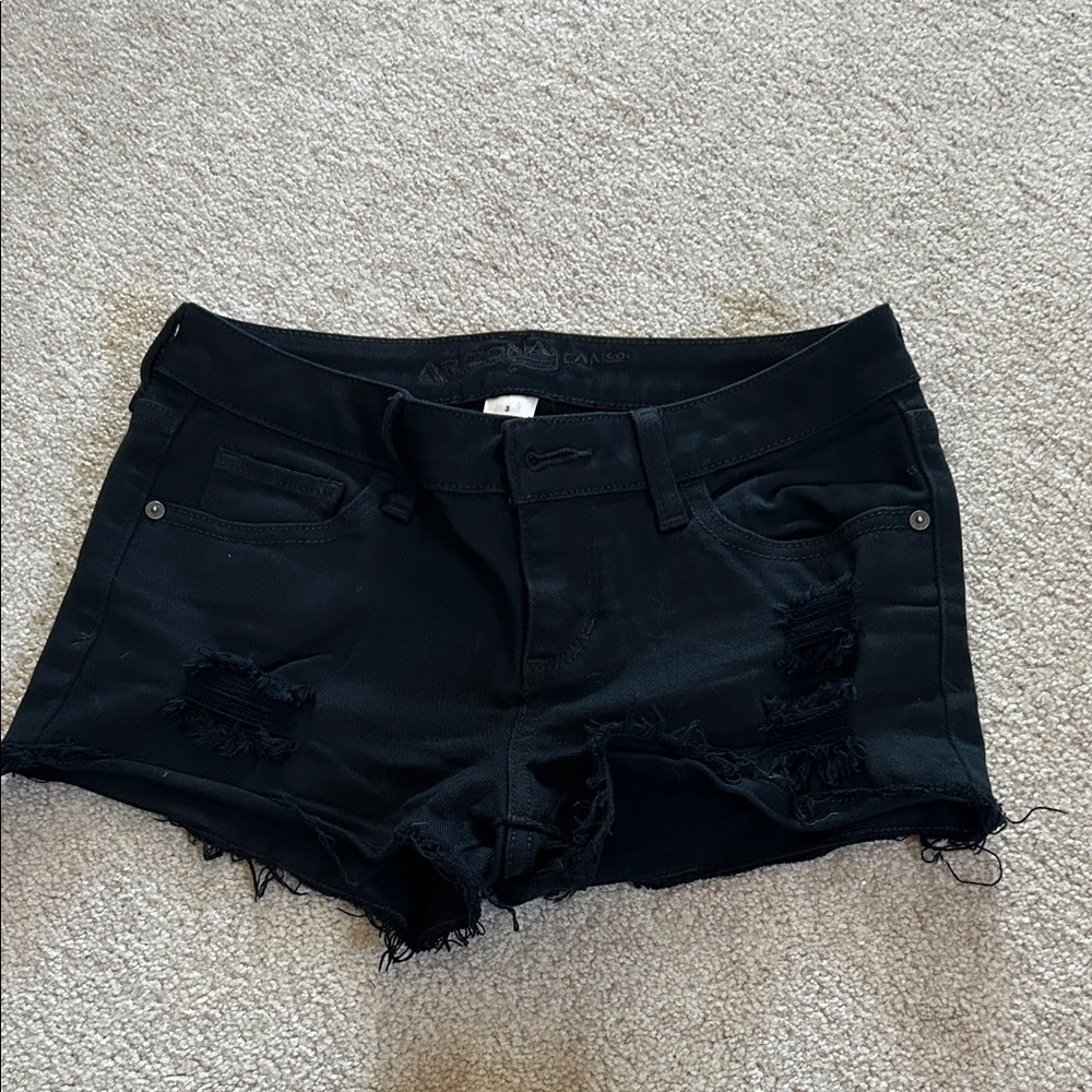 Arizona size 3 Black Distressed Women Shorts